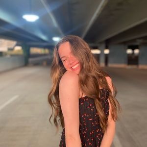 Meet your Posher, Laynie